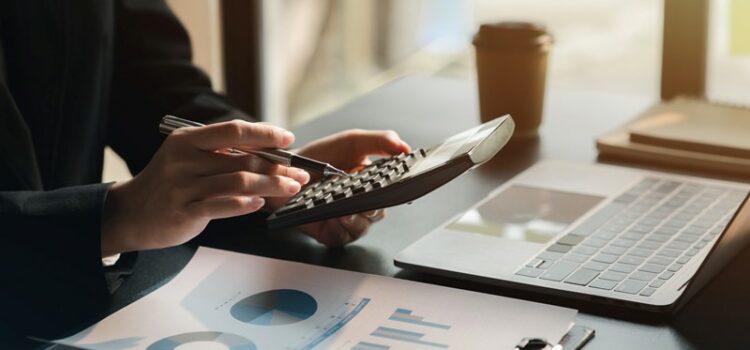 Einnahmen-Überschuss-Rechnung: Ausgaben beim Jahreswechsel